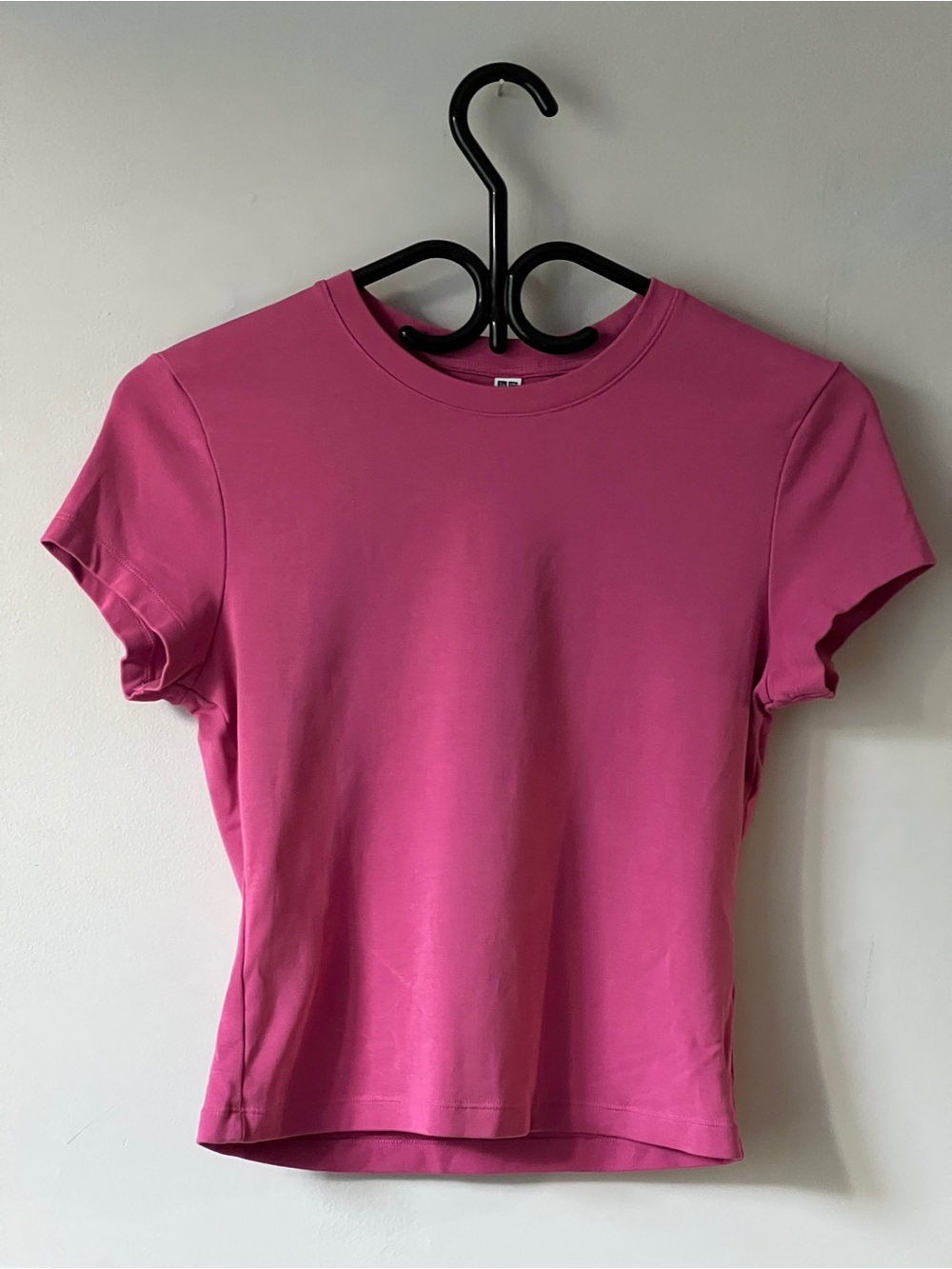 Uniqlo Mini T-Shirt in Fuchsia Pink